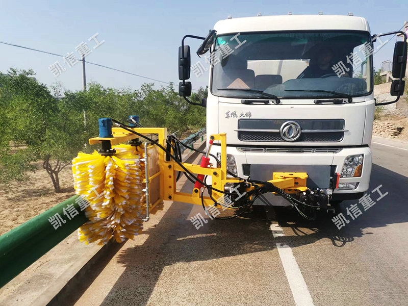 波形護(hù)欄清洗機